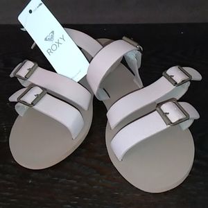 pink Roxy sandles. Size 8 ONLY $23